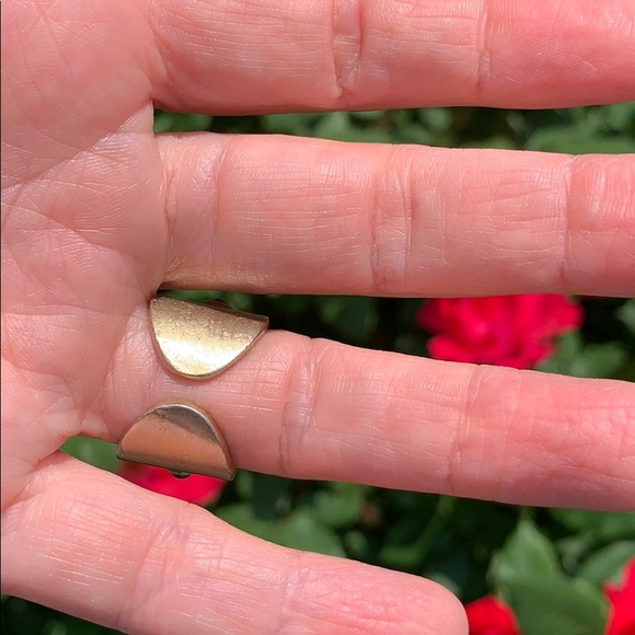 Vintage gold tone ring - Picture 3 of 5